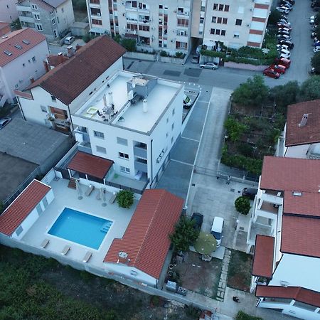 Apartment Zara - Luxury Apartment With Private Pool Dış mekan fotoğraf