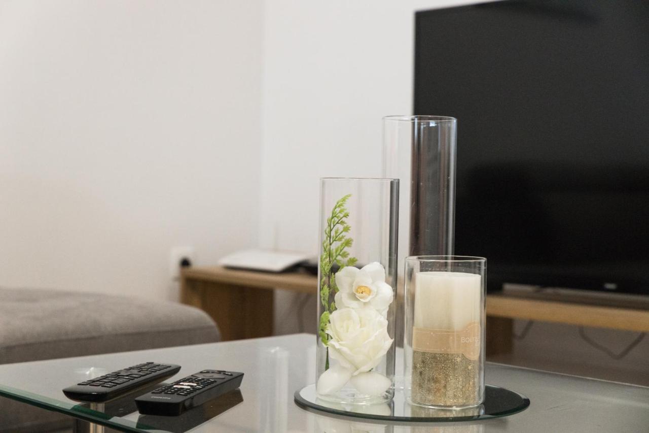 Apartment Zara - Luxury Apartment With Private Pool Dış mekan fotoğraf