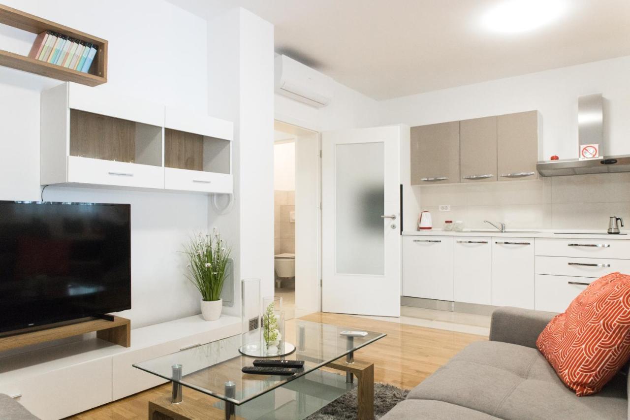 Apartment Zara - Luxury Apartment With Private Pool Dış mekan fotoğraf