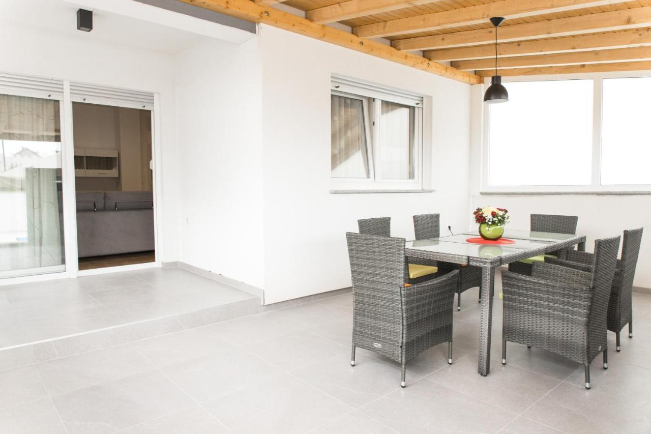 Apartment Zara - Luxury Apartment With Private Pool Dış mekan fotoğraf