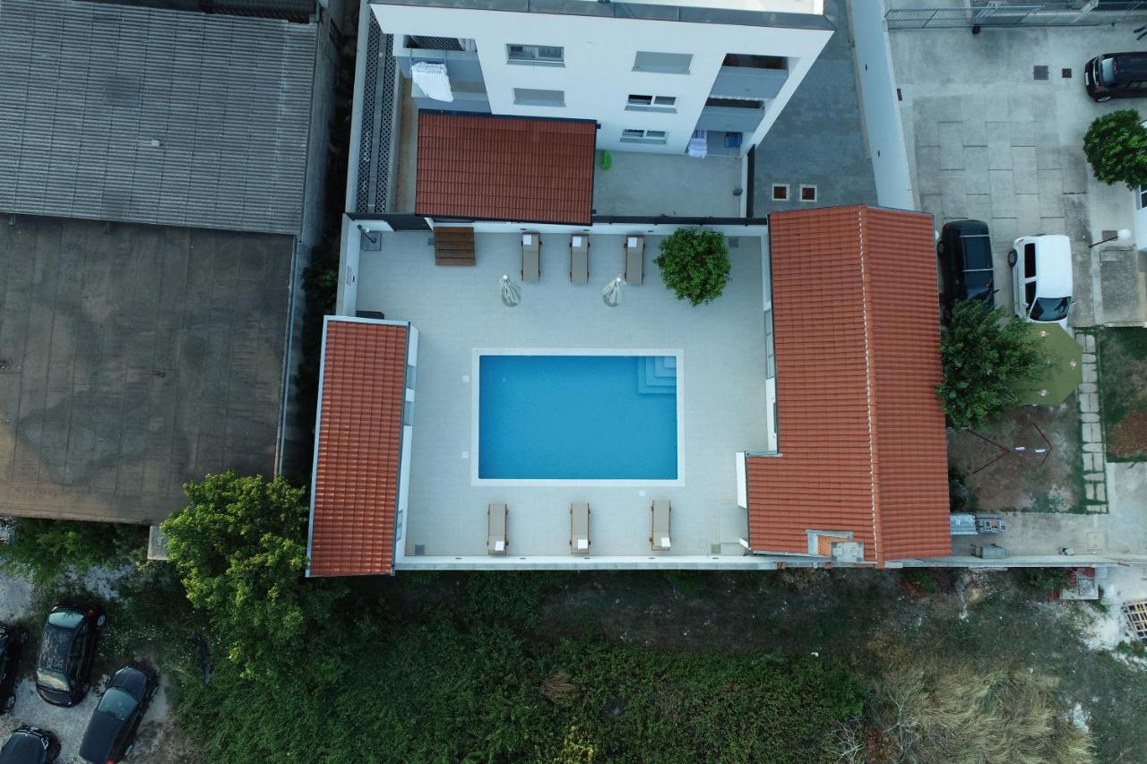 Apartment Zara - Luxury Apartment With Private Pool Dış mekan fotoğraf
