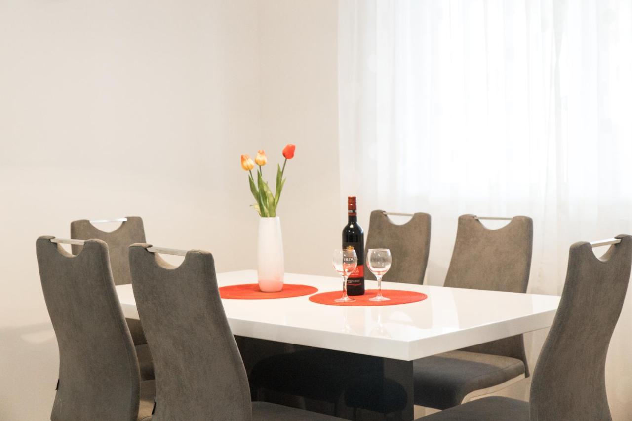 Apartment Zara - Luxury Apartment With Private Pool Dış mekan fotoğraf